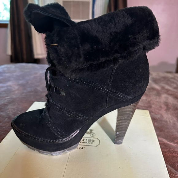 Coach Sidney Kidsuede Booties size 8. Style Q692 black - Picture 3 of 14